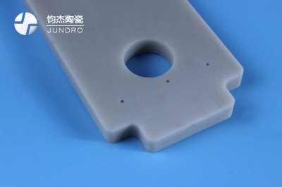 氮化鋁陶瓷的使用領(lǐng)域有哪些