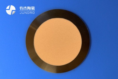 半導(dǎo)體行業(yè)中的氮化鋁陶瓷靜電吸盤(pán)